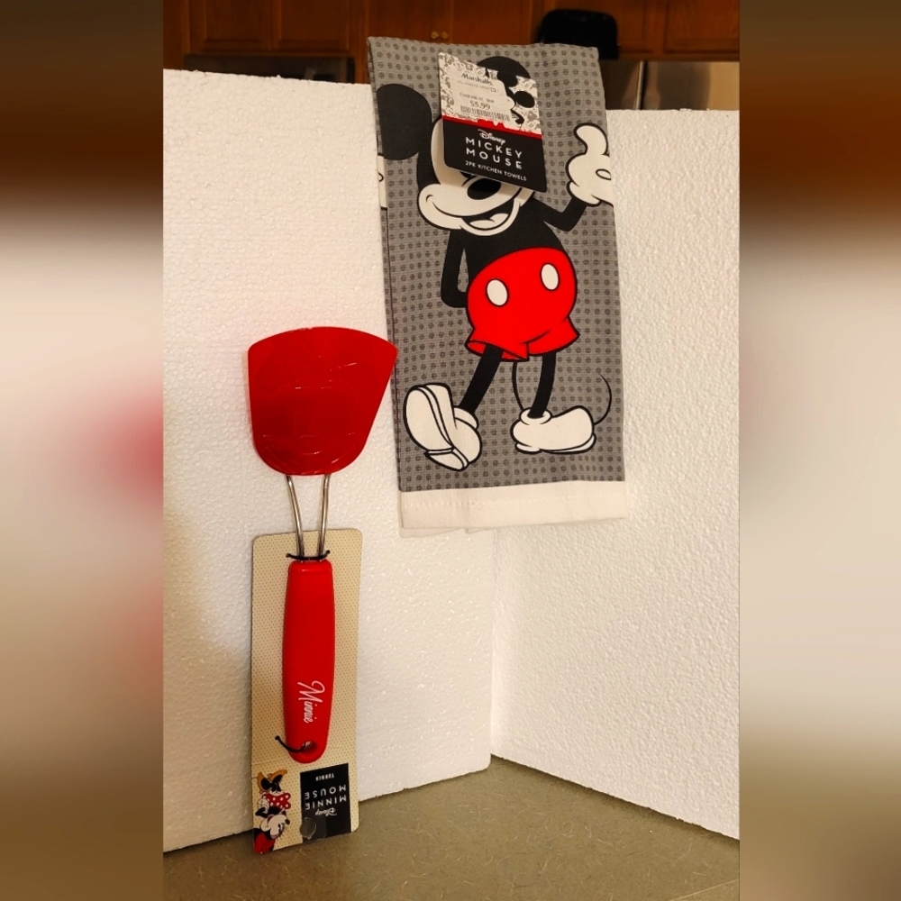 Mickey Mouse & Minnie Mouse Kitchen Towels & Spatula • NEW •